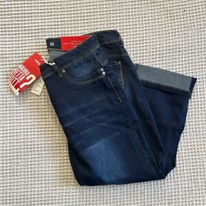 Avenue Denim Capri Jeans NWT